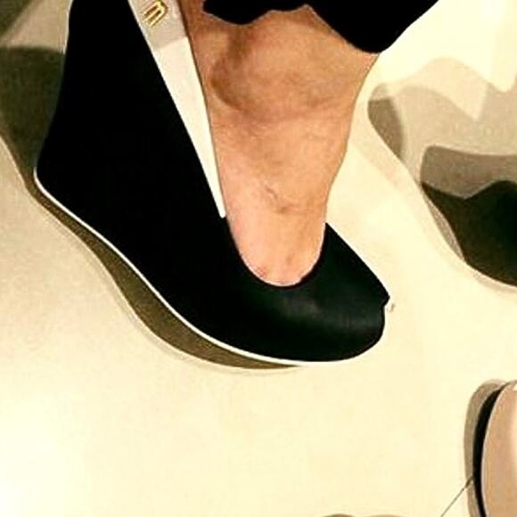 Melissa Black Block Wedges Peep Toe White Detail Pin-up Rockabilly Rubber Size 8 - Picture 10 of 10